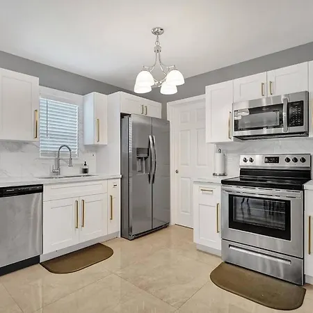 Luxury 3Bd/2Ba Near Beach & Las Olas